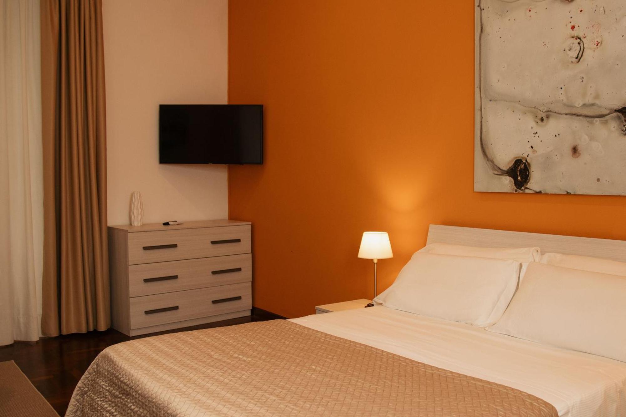 Hello Chiaia By Progecta Srl * Napels
